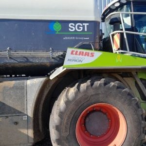 foto 16m3/8m Schlamm SGT+ Claas Xerion 4000 mit kfz agro