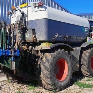 foto 16m3/8m Schlamm SGT+ Claas Xerion 4000 mit kfz agro